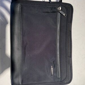 Black Samsonite Travel Organizer Briefcase - Compact Professional Carry